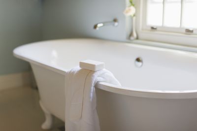 Vintage Clawfoot Bathtubs